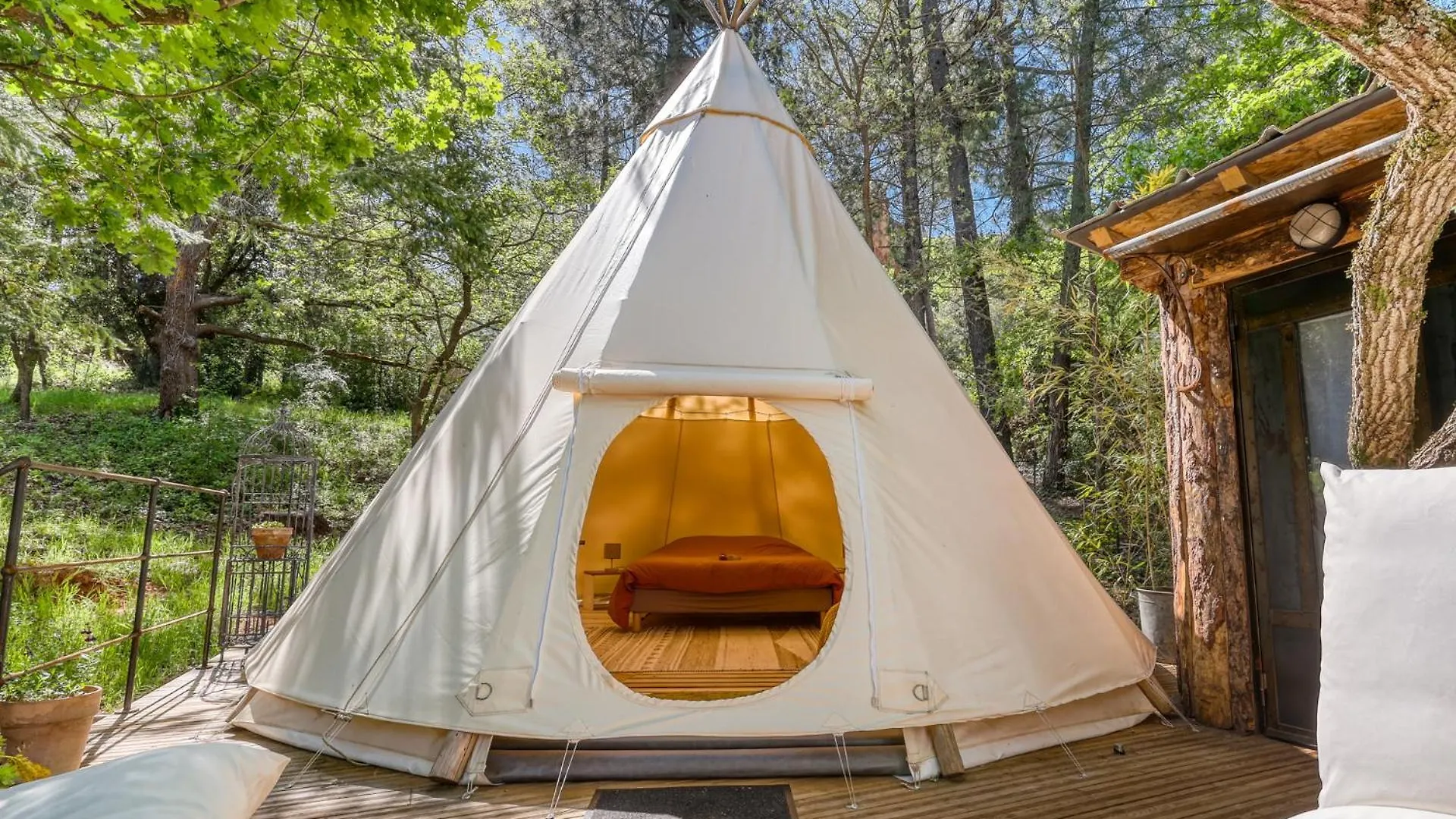 럭셔리텐트 Tipi A Roussillon 호텔 Roussillon en Isere