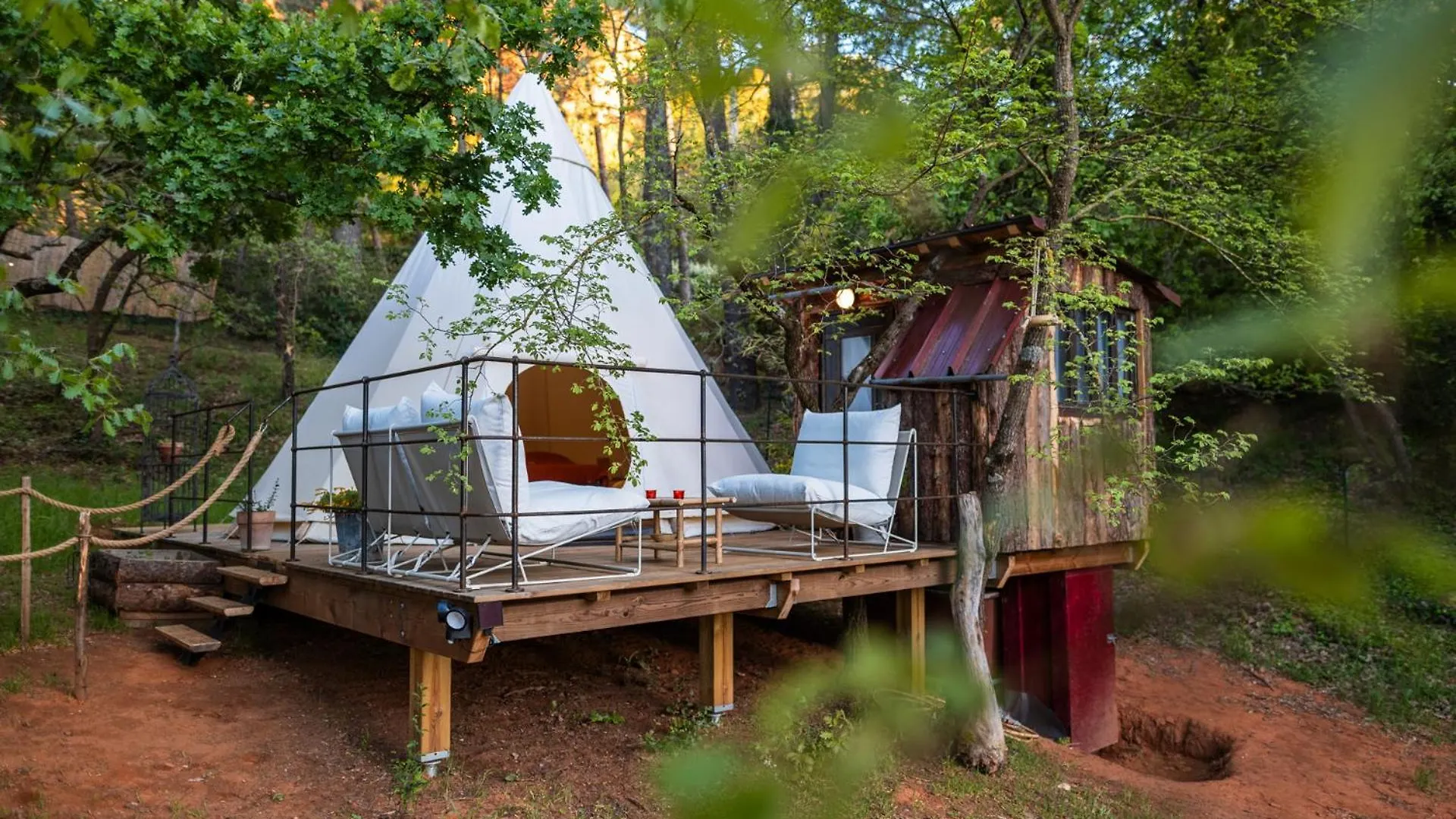 Tipi A Roussillon 호텔 Roussillon en Isere